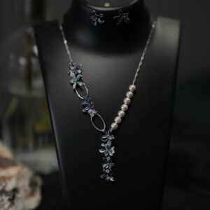 the lunar vine silver necklace